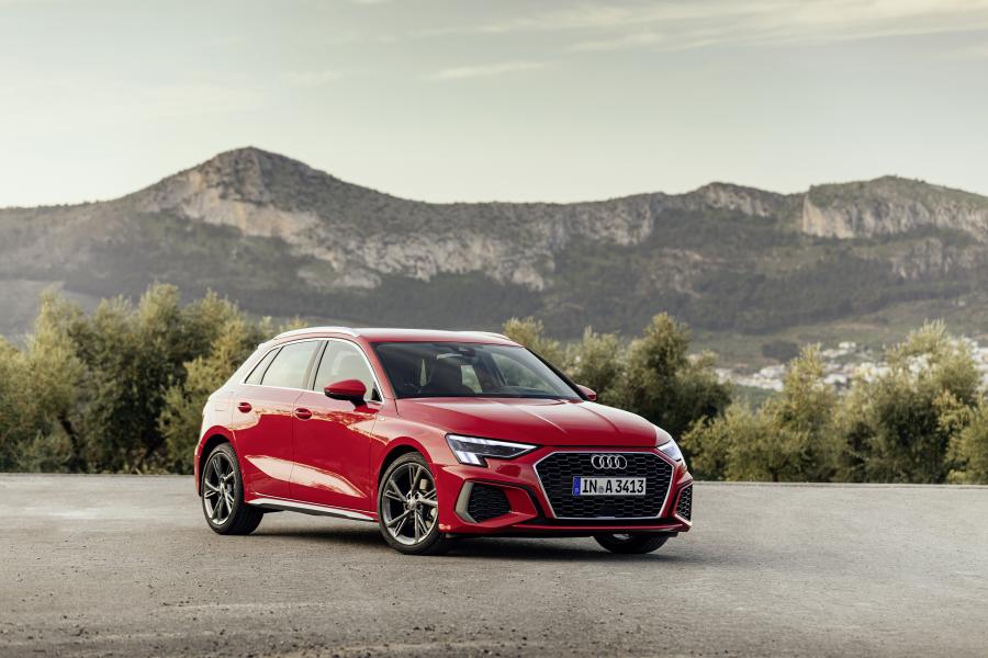  Audi A3 Sportback 35 TDI S-Line 2020 года  (WW) (фото 1 из 34)